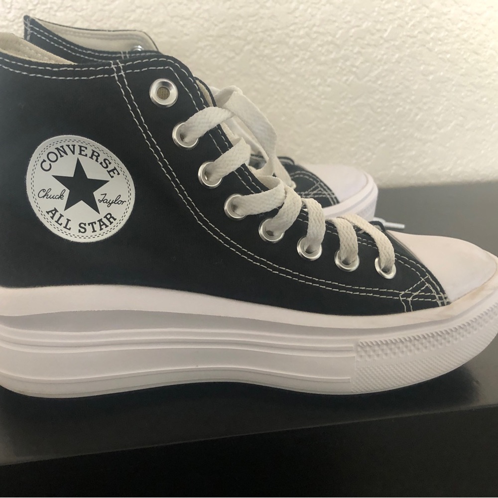 Womens Converse shoes 7.5